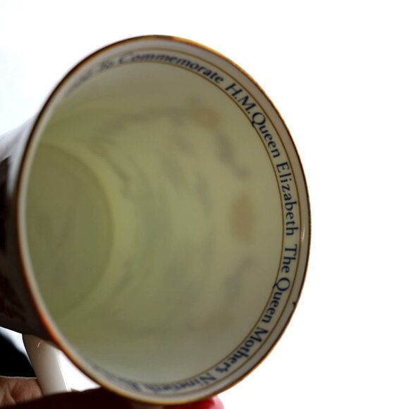 Vintage Queen Mother's 90th Birthday Commemorative Mug - 1990. Aynsley China - Picture 5 of 5